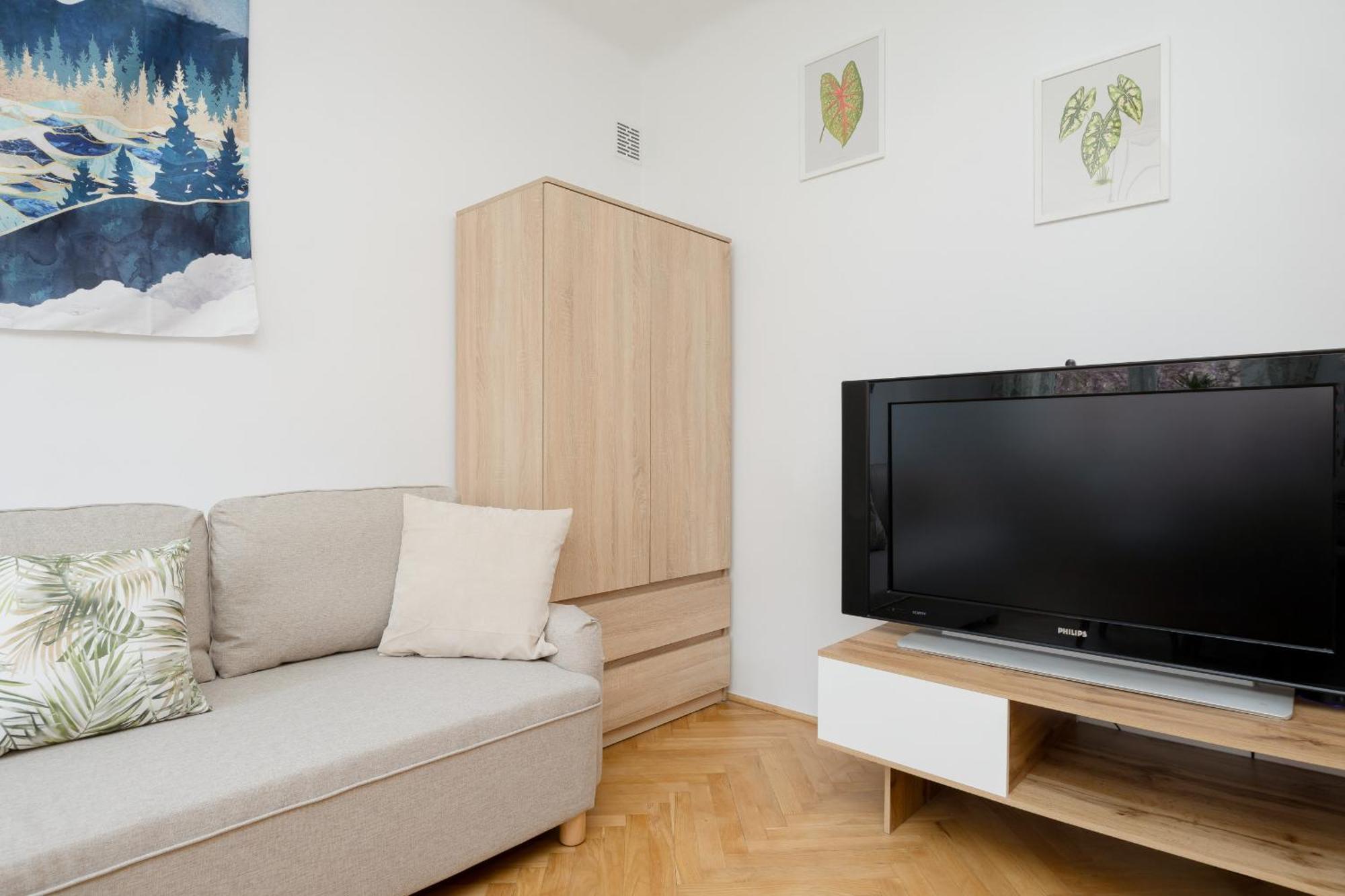 Spacious Apartment For 6 People Near The Old Town By Noclegi Renters Varsavia Esterno foto