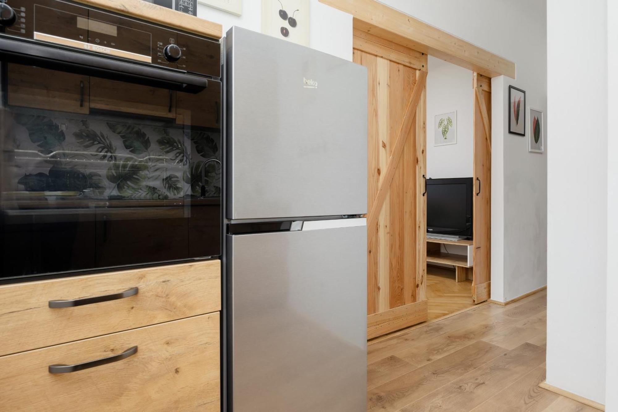 Spacious Apartment For 6 People Near The Old Town By Noclegi Renters Varsavia Esterno foto